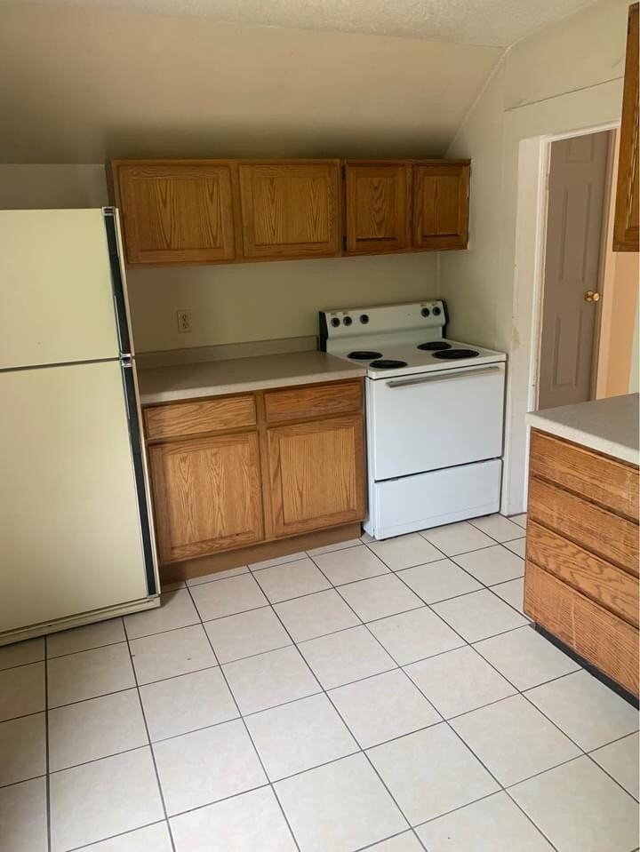 640 1/2 Broadway St - Photo 3 of 8