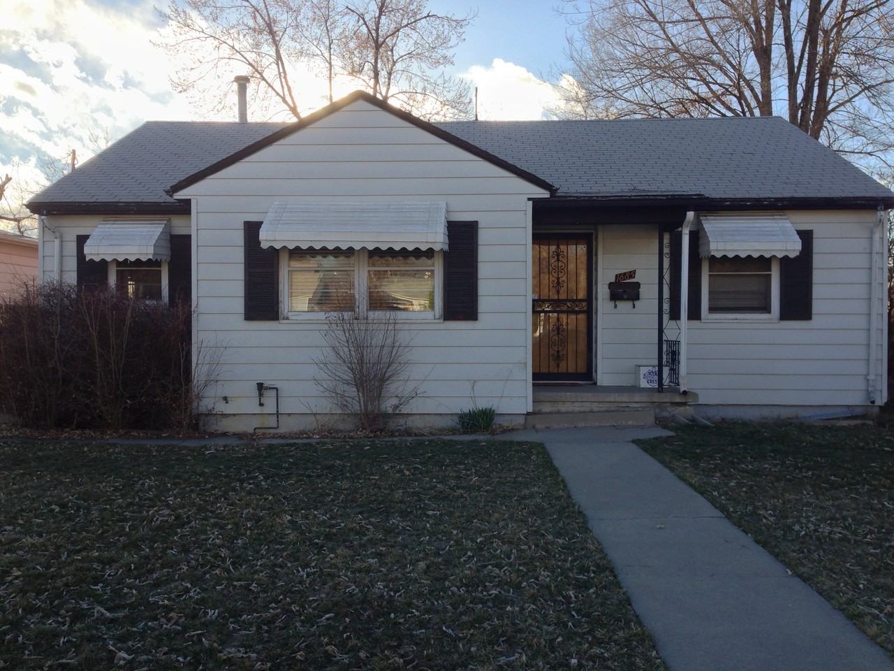 1685 S Elizabeth St - Photo 2 of 10