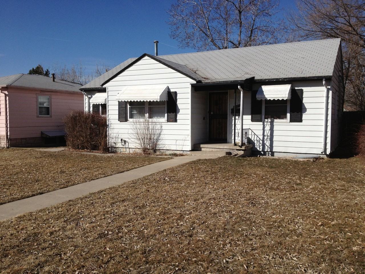 1685 S Elizabeth St - Photo 3 of 10