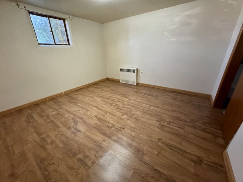 302 W 7th St - Photo 4 of 6