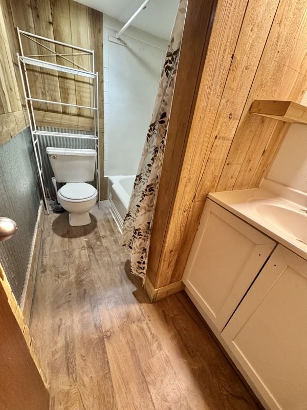 302 W 7th St - Photo 6 of 6