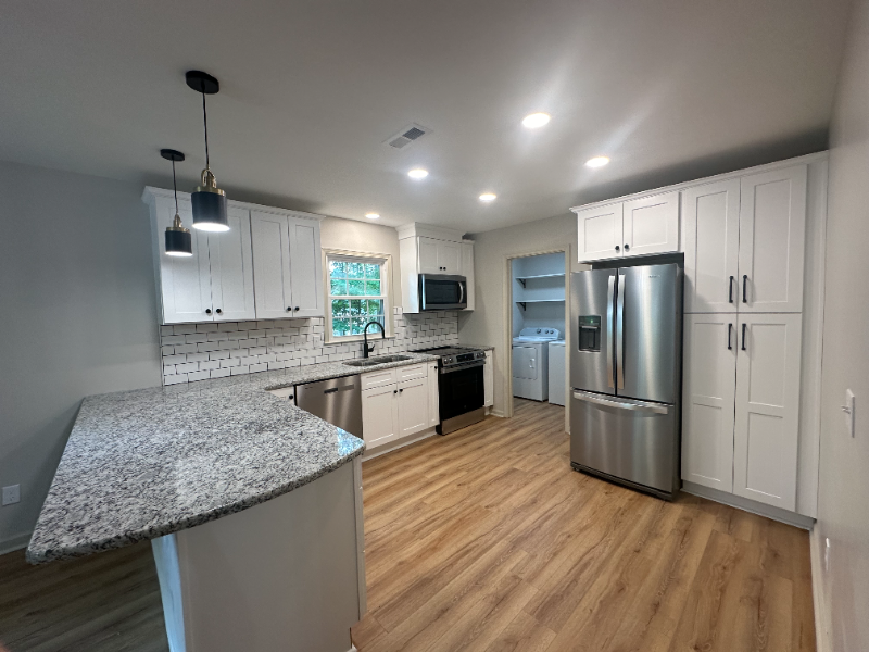 2440 Cottage Pl - Photo 2 of 20