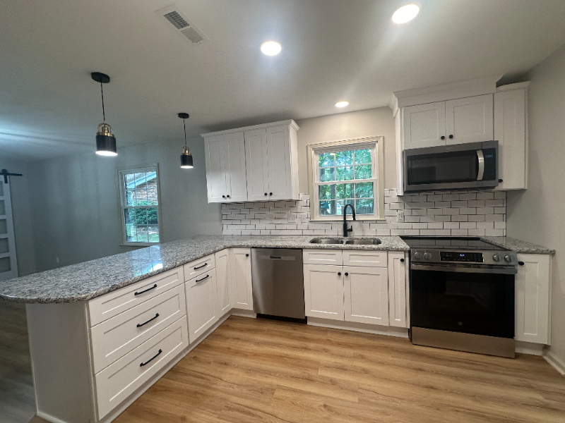2440 Cottage Pl - Photo 3 of 20