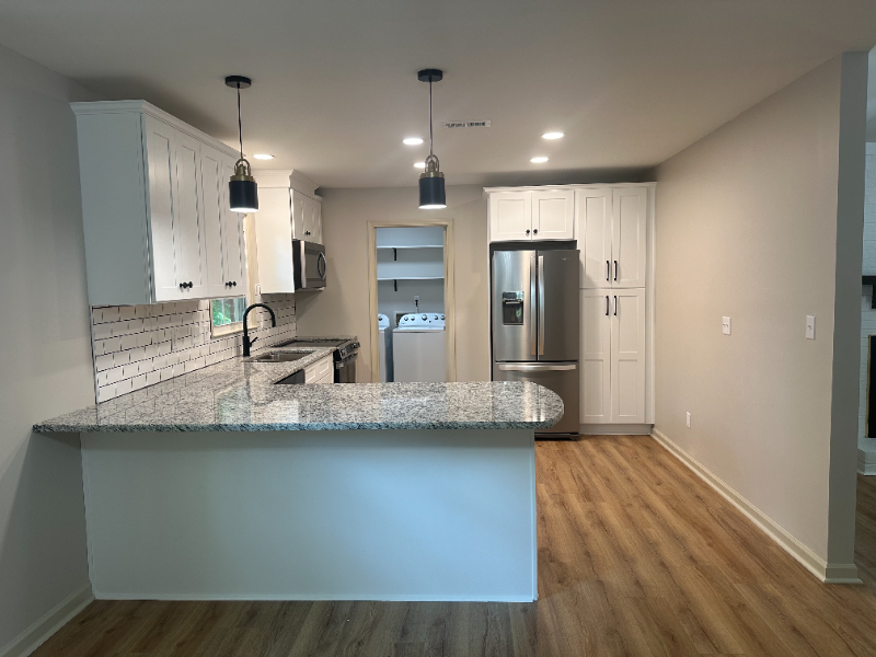2440 Cottage Pl - Photo 4 of 20