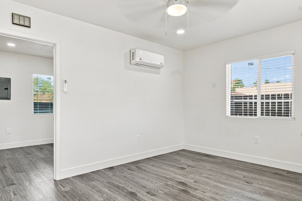 2300 Brundage Ln #B - Photo 2 of 14