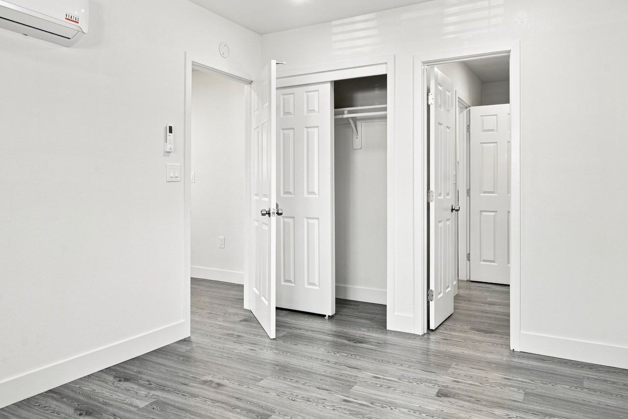 2300 Brundage Ln #B - Photo 7 of 14
