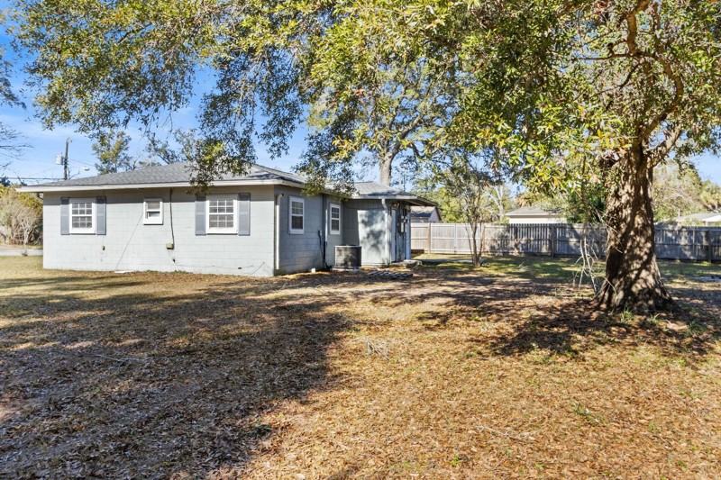 1208 N D St #A - Photo 3 of 20