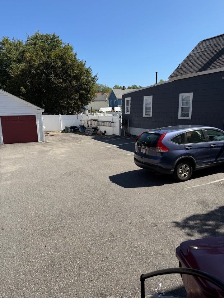 42 Gorham St - Photo 5 of 7
