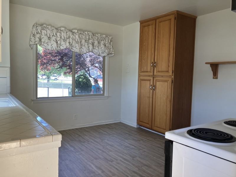 2815 S Kenwood St #1 - Photo 4 of 13