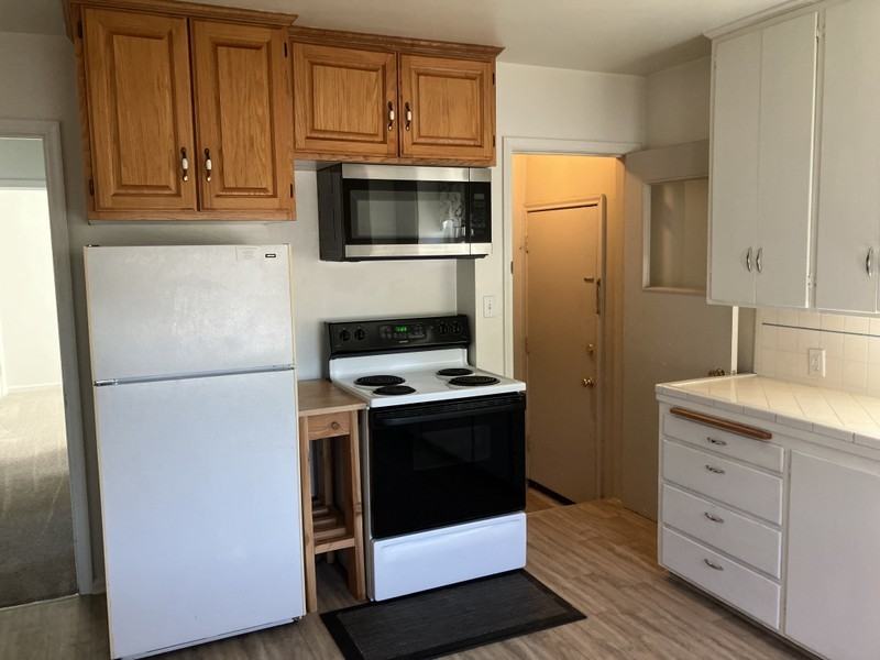 2815 S Kenwood St #1 - Photo 5 of 13