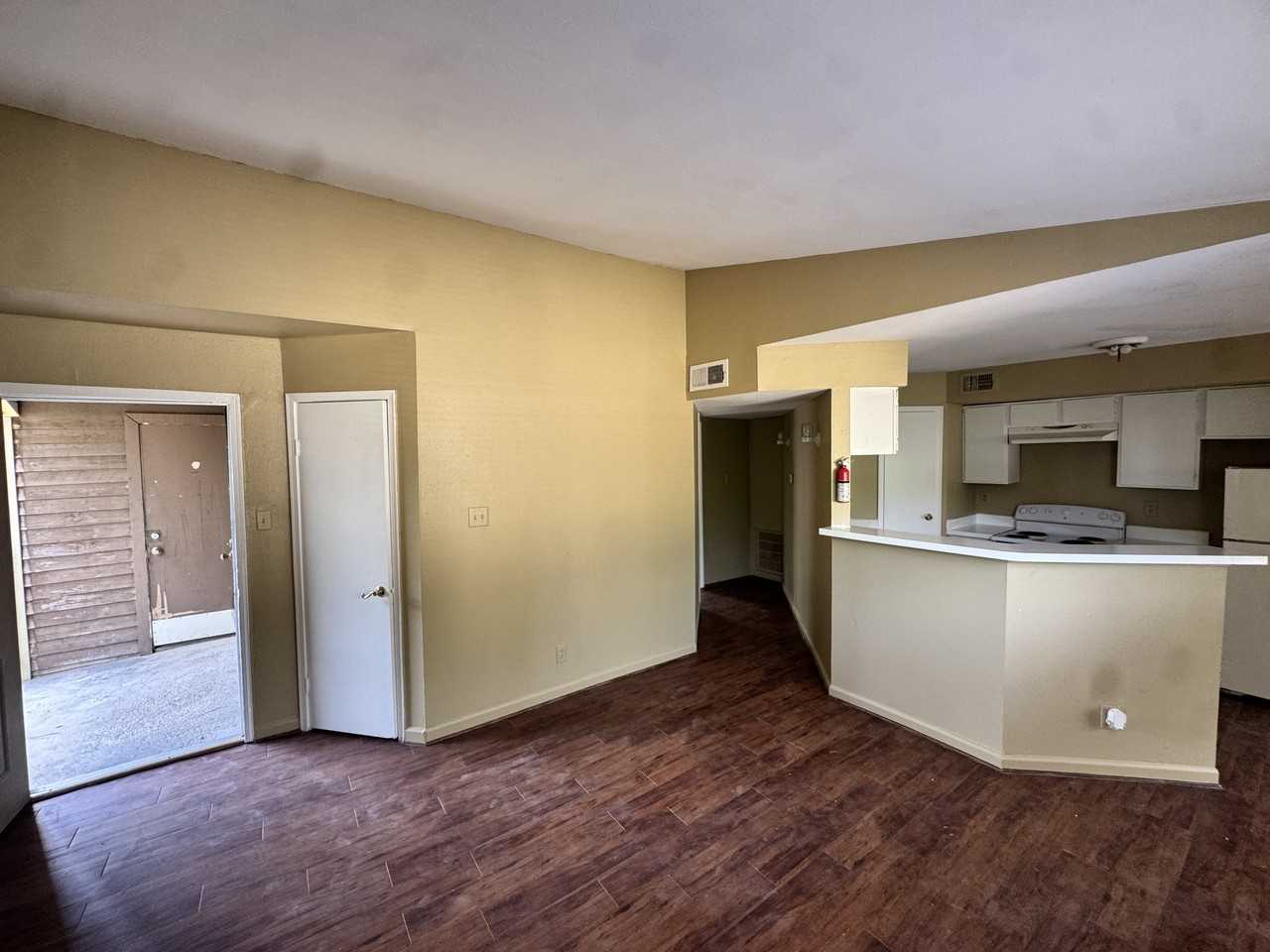 Inwood Village Fourplexes - Photo 7 of 29
