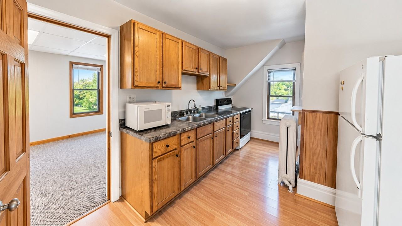 610 N Center St #610-2 - Photo 3 of 10