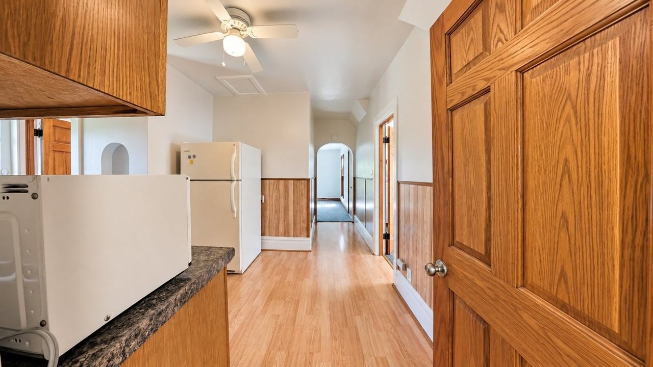 610 N Center St #610-2 - Photo 4 of 10