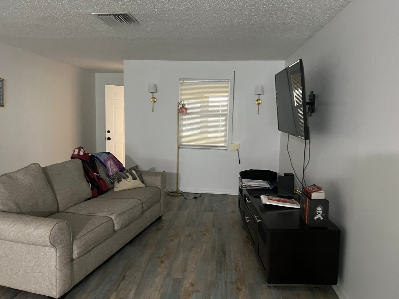 123 Christine Cir - Photo 4 of 11