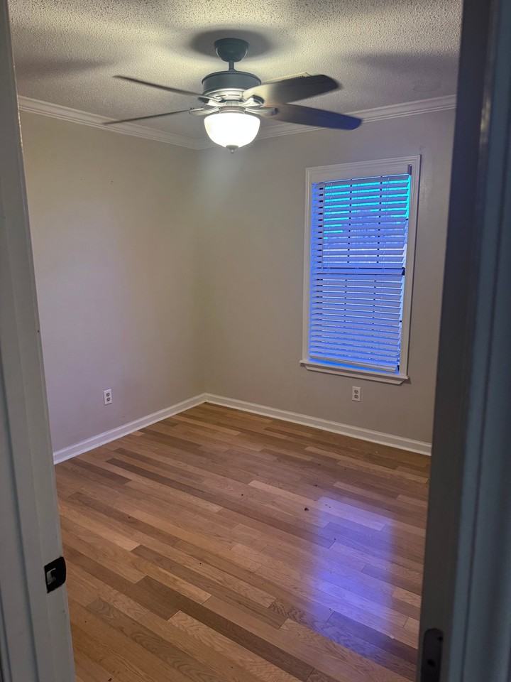 479 Ervin Ln - Photo 4 of 6
