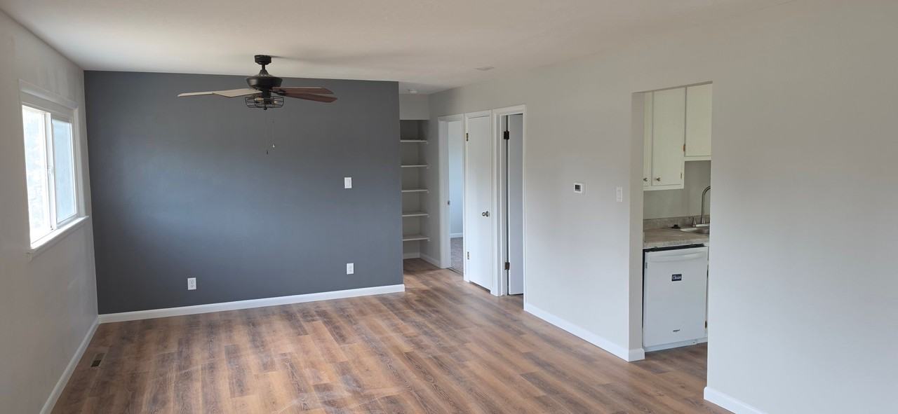2898 Merry Ln - Photo 3 of 18