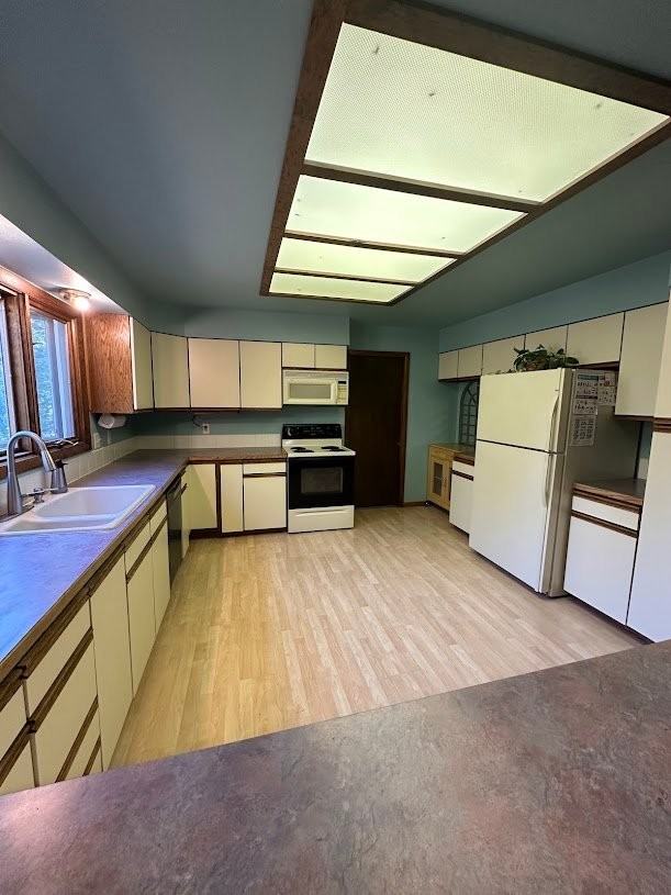 1700 Lakeshore Dr - Photo 5 of 17