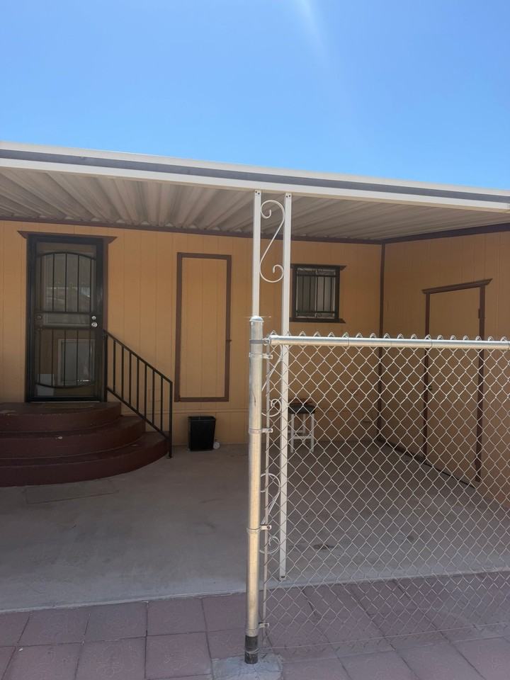 24 W Rio Colorado Dr #4 - Photo 3 of 20