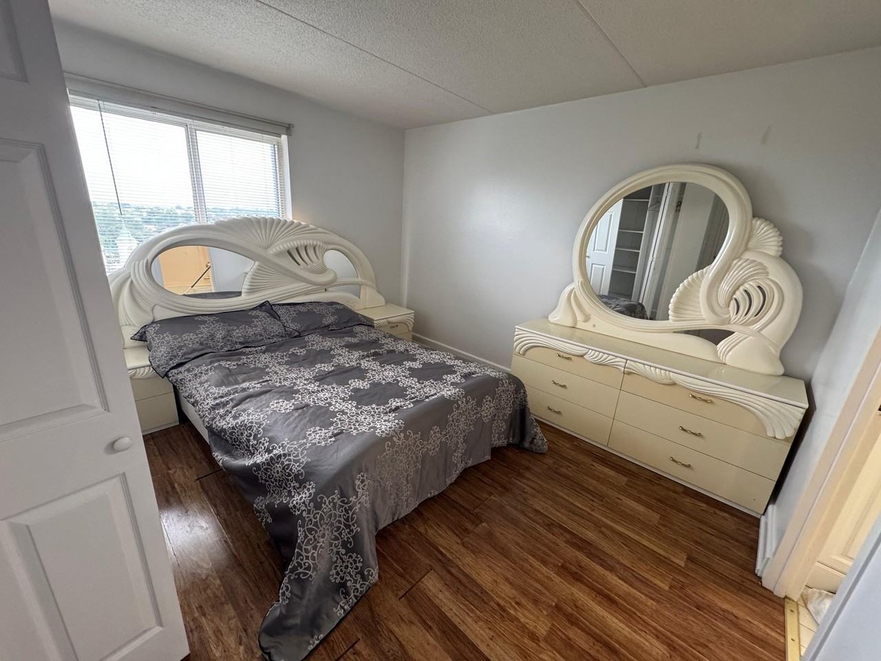 60 Strawberry Hill Ave #1006 - Photo 6 of 12