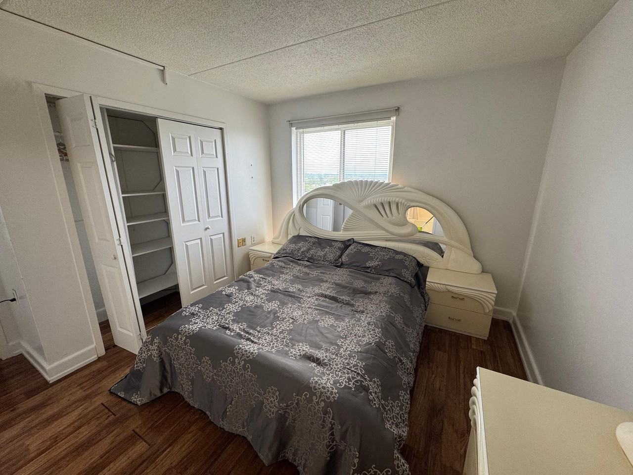 60 Strawberry Hill Ave #1006 - Photo 7 of 12
