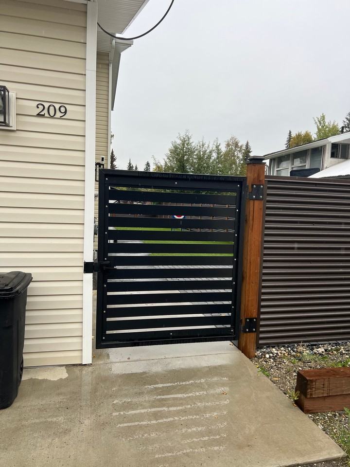 209 Farewell Ave - Photo 2 of 11
