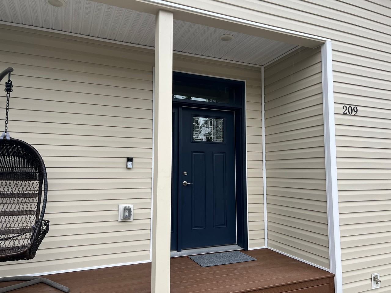 209 Farewell Ave - Photo 3 of 11