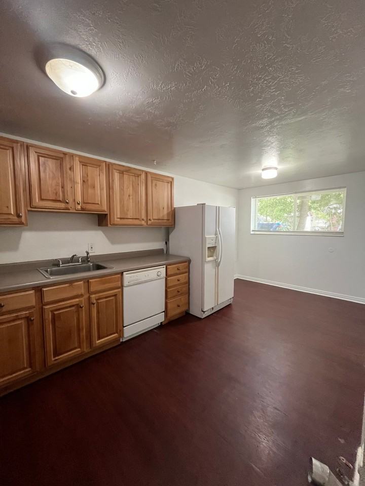 831 E Stratford Ave #C - Photo 6 of 19