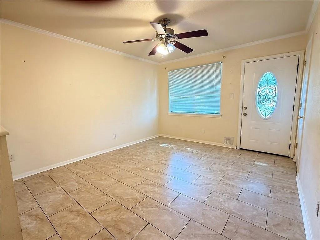 3236 Reine Ave - Photo 4 of 18