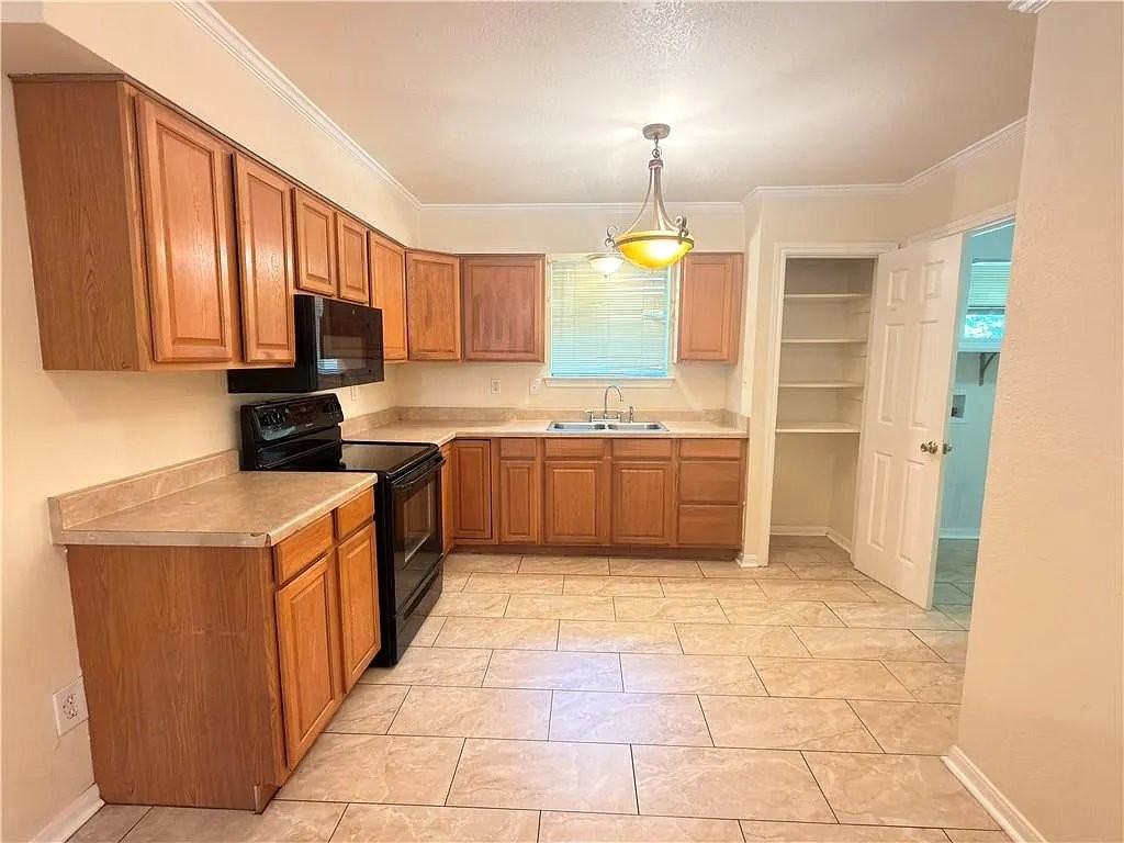 3236 Reine Ave - Photo 6 of 18