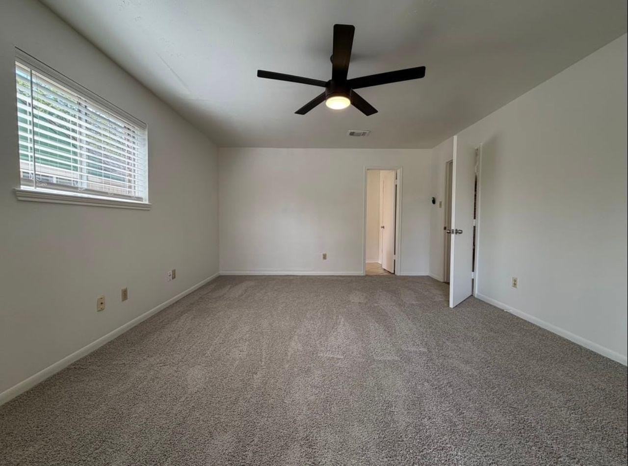 6623 Vialinda Dr - Photo 3 of 10