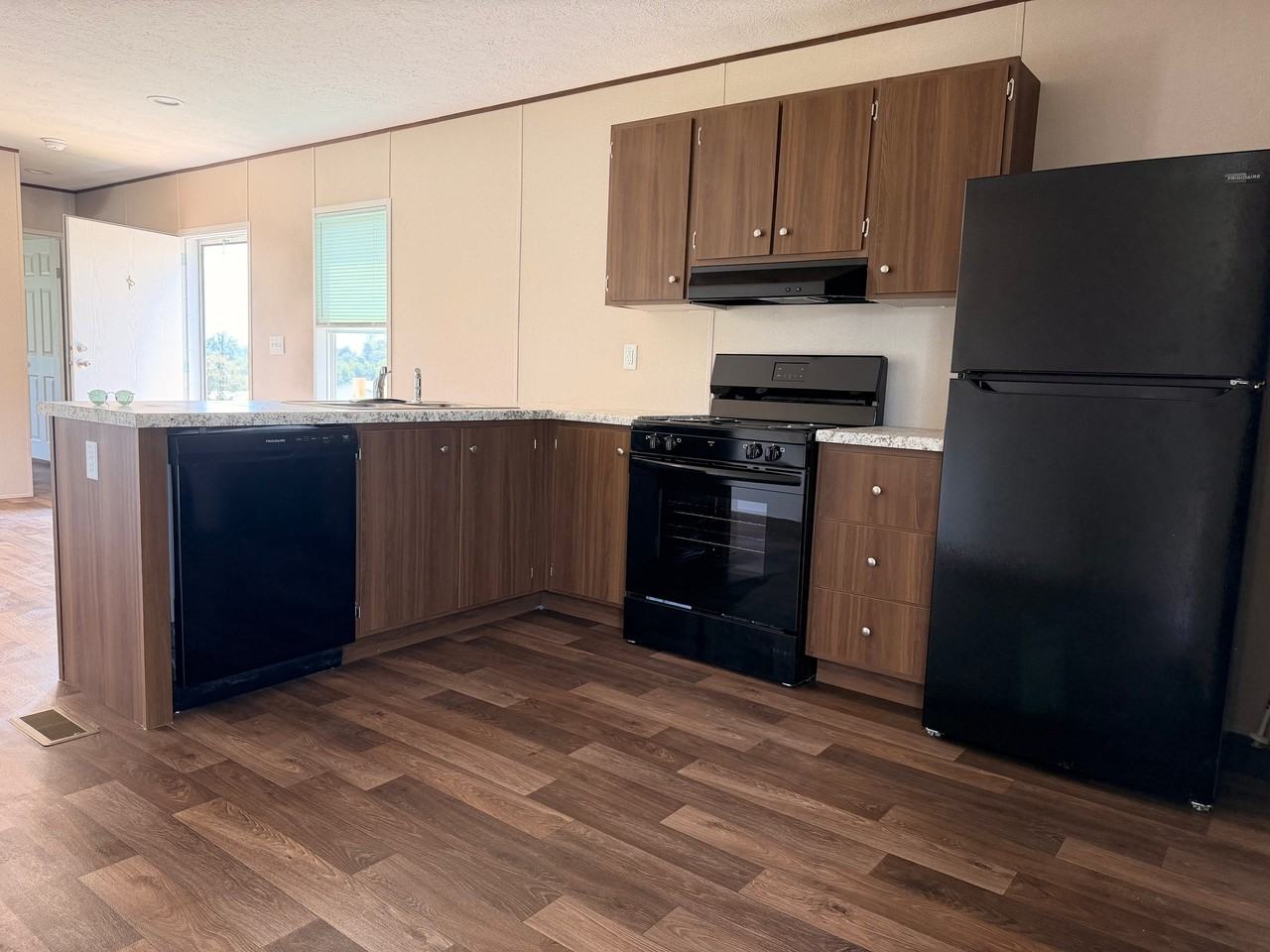 833 Lovell Rd - Photo 2 of 10