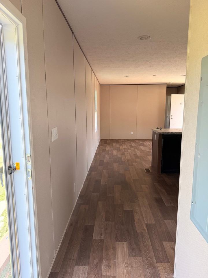833 Lovell Rd - Photo 4 of 10