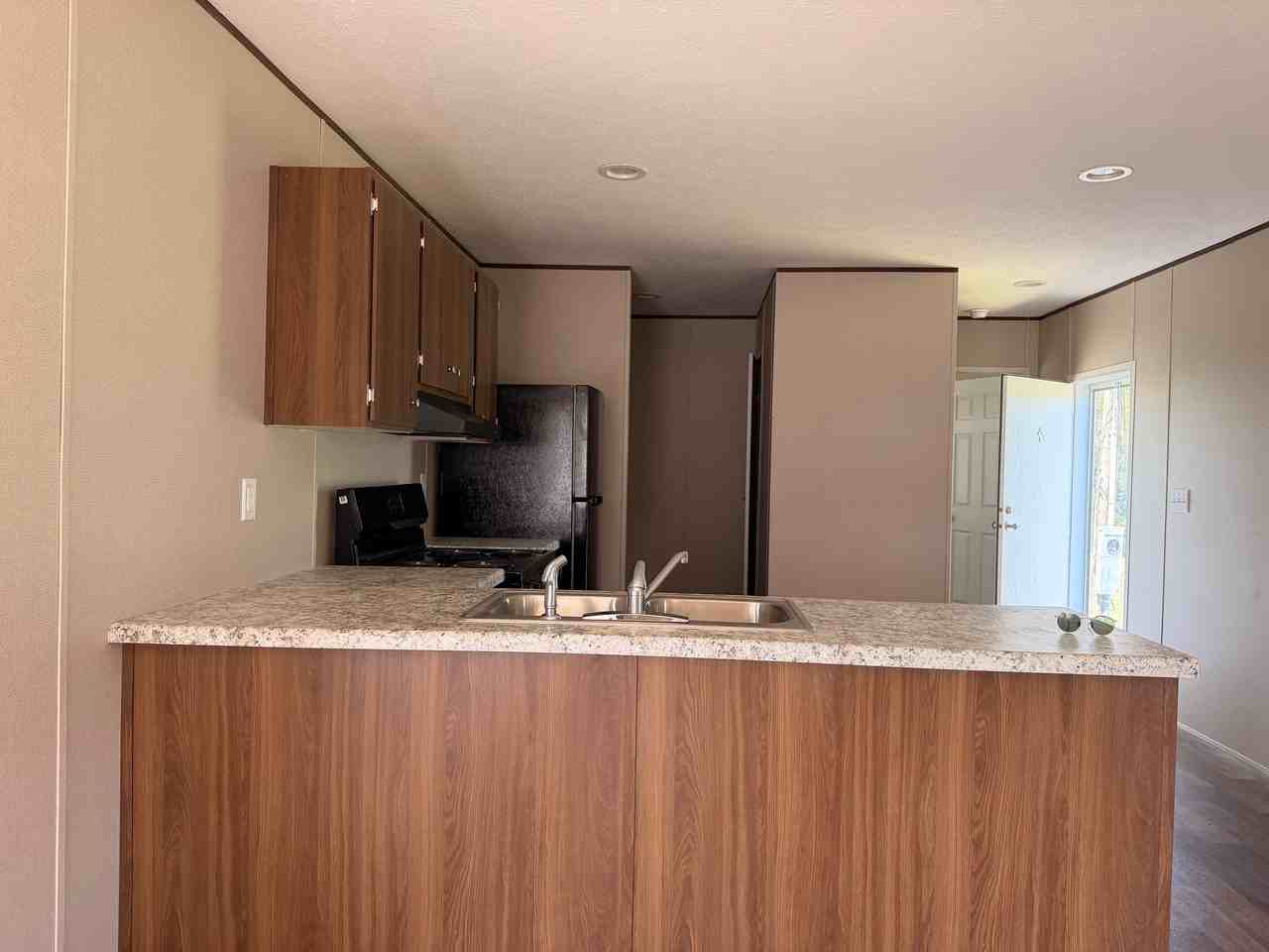 833 Lovell Rd - Photo 7 of 10