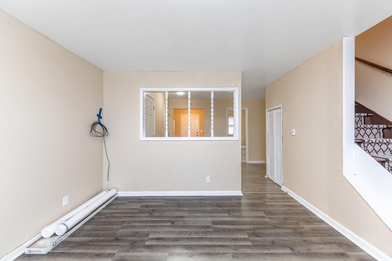 206 S 1st St #A - Photo 3 of 11