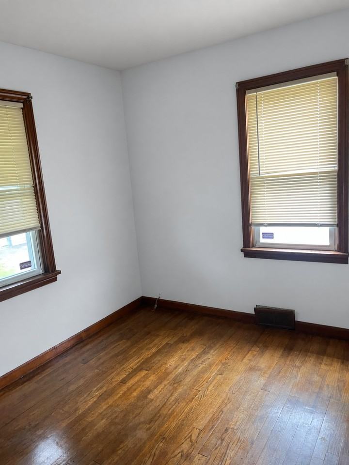949 E Philadelphia Ave - Photo 6 of 24