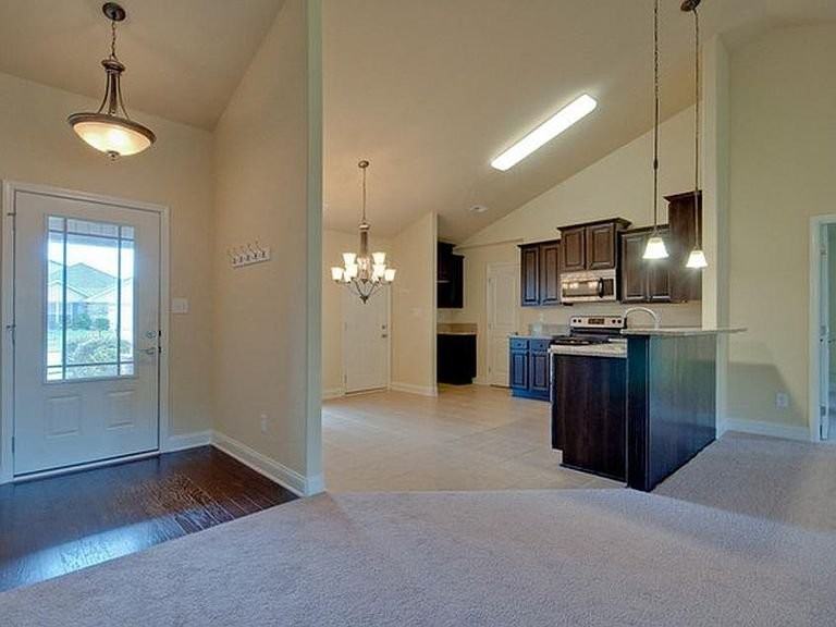 207 Healey Dr - Photo 2 of 16