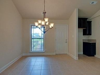207 Healey Dr - Photo 4 of 16
