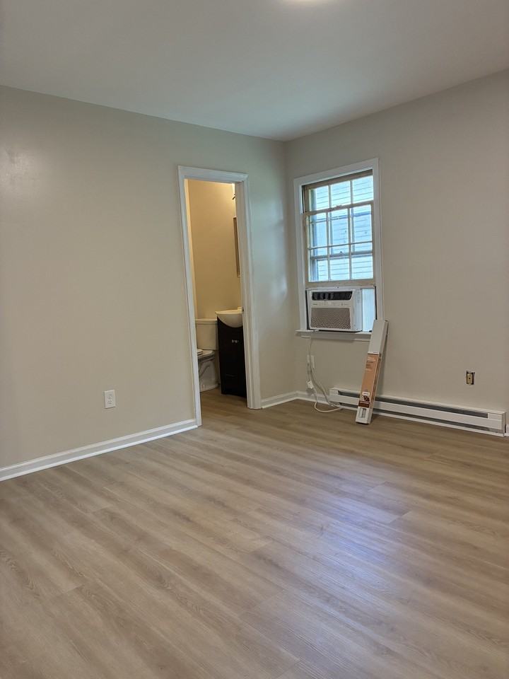 1224 24th St - Photo 6 of 9