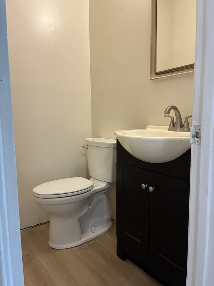 1224 24th St - Photo 7 of 9