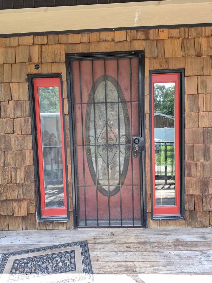 1806 Post St - Photo 2 of 19
