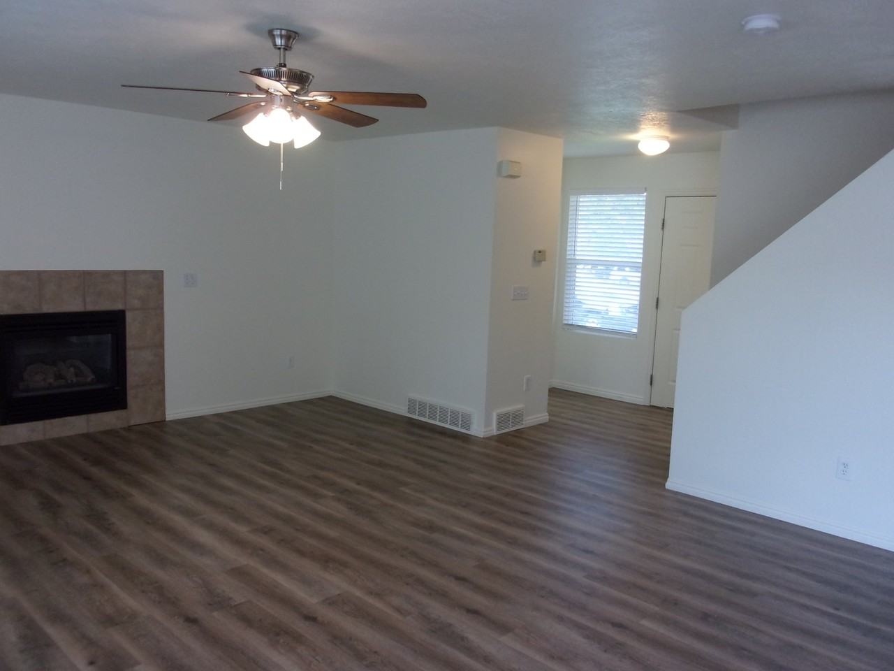 1919 Twilight Ln - Photo 3 of 20