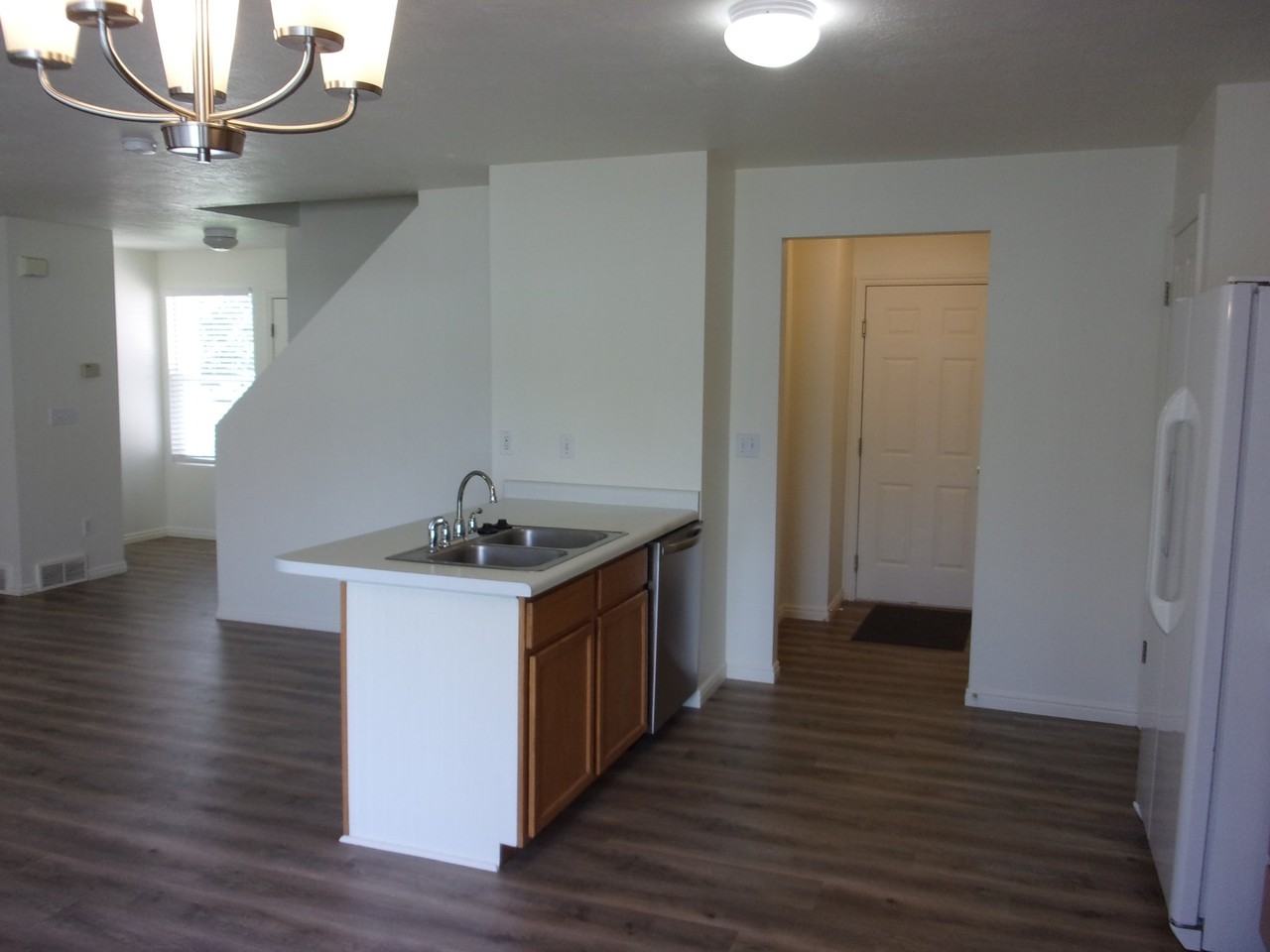 1919 Twilight Ln - Photo 5 of 20