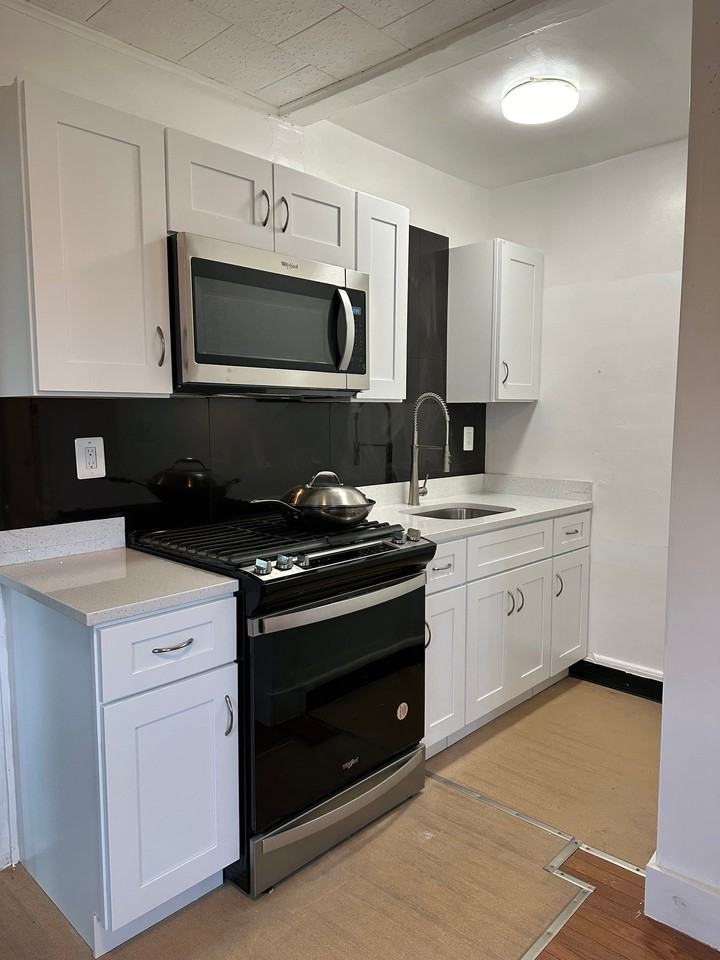 323 Main St #3 - Photo 6 of 7