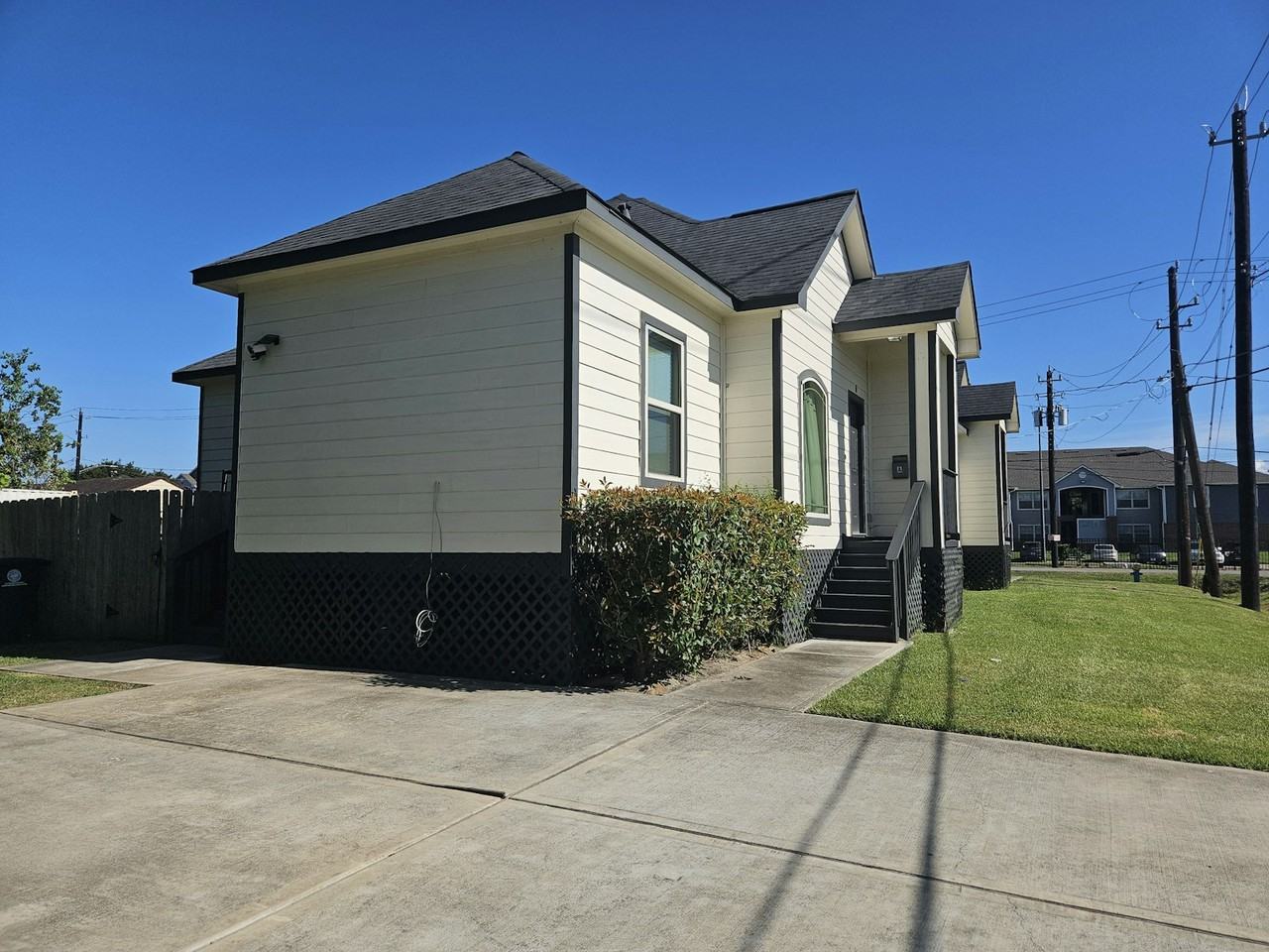 4801 Wenda Street, Unit A - Photo 3 of 11