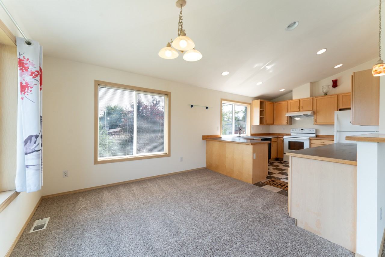 7972 39th Ave S Seattle WA 98118 #1 - Photo 6 of 50