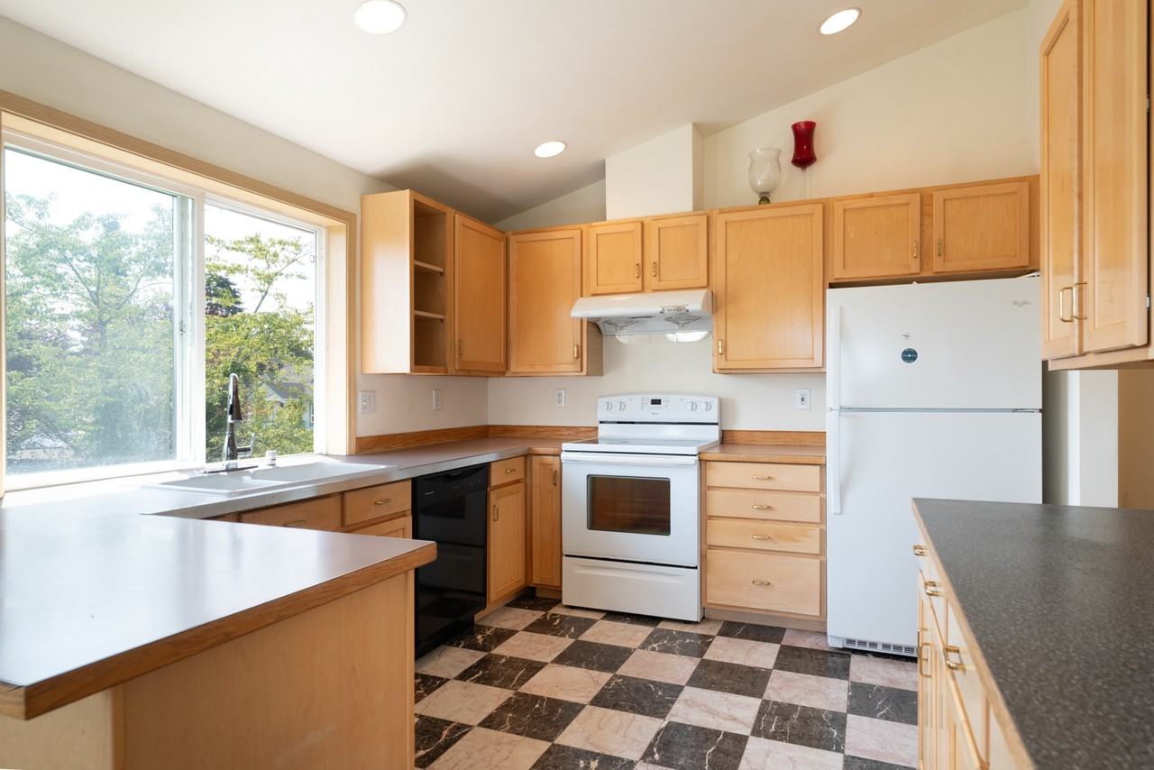 7972 39th Ave S Seattle WA 98118 #1 - Photo 7 of 50