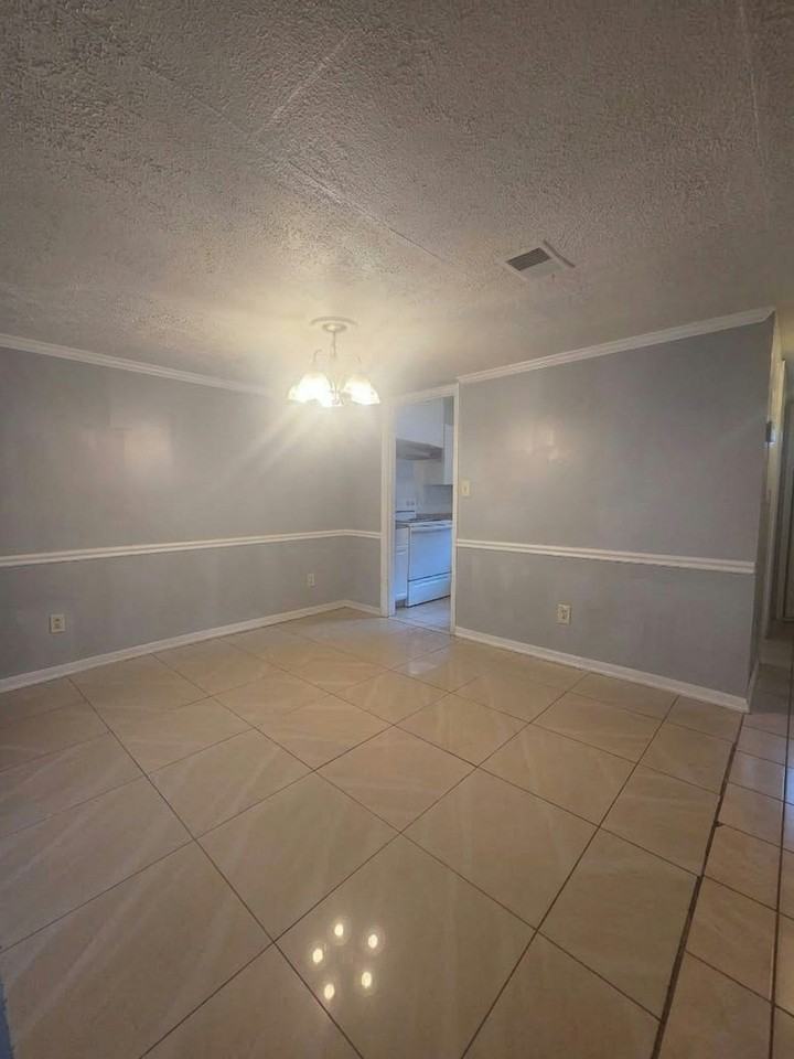 6427 Woodstone Way - Photo 5 of 13