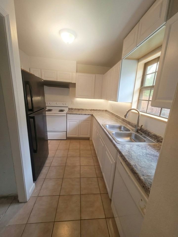6427 Woodstone Way - Photo 6 of 13