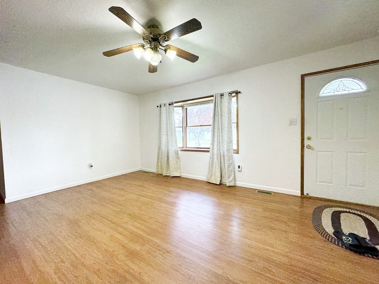 820 Dogwood St #1 - Photo 4 of 13
