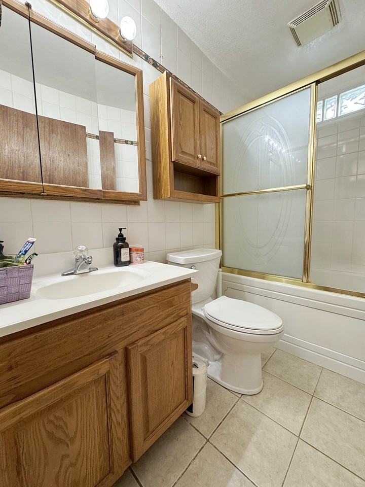 820 Dogwood St #1 - Photo 5 of 13
